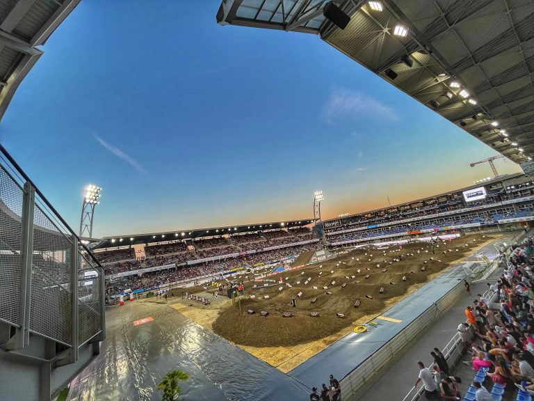SX Tour – Championnat de France  Démarrage en trombe à Clermont!