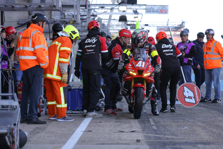 24h du Mans Moto: Le Dafy-Kaedear-RAC41-Honda accroche le top 4 en Superstock!